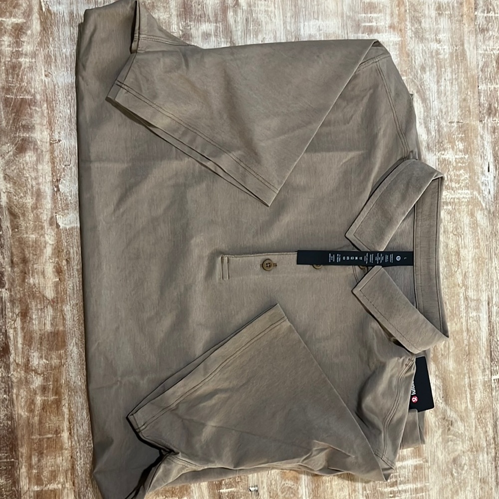 New with tags men’s evolution polo, Oxford, Lululemon